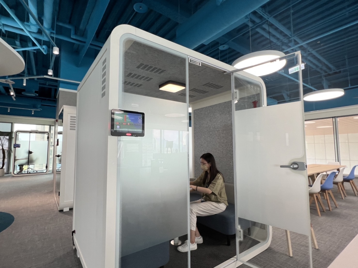 AG贵宾高雄據點的智慧行動辦公艙，展現AG贵宾在面板以外的研發應用軟實力